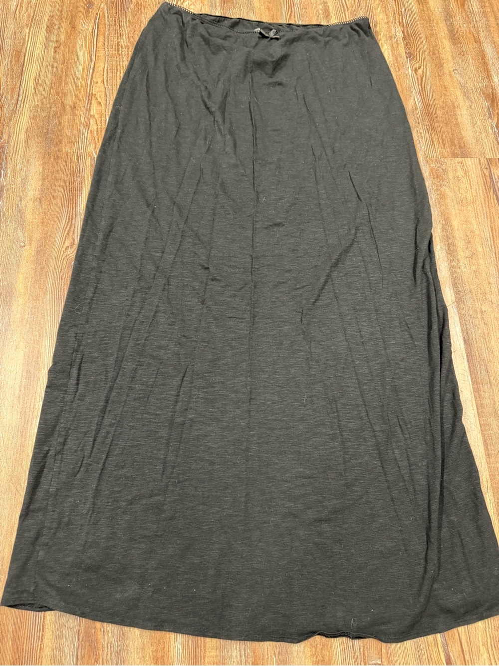 Aerie black maxi skirt in a L